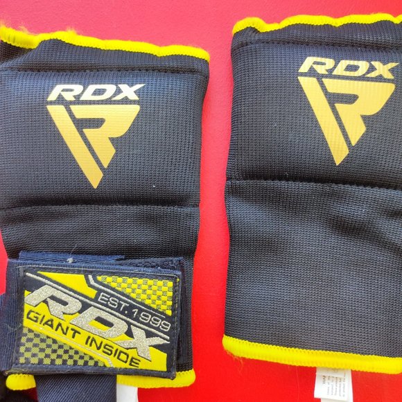 RDX boxing / training gloves with bandage black and gold - Picture 3 of 5